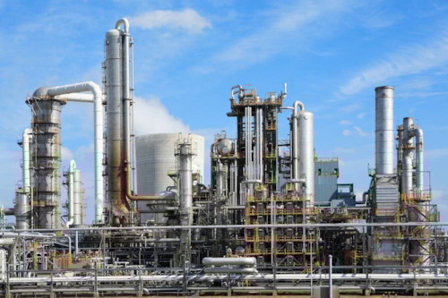 Industrial plant with CO2 boosterpump